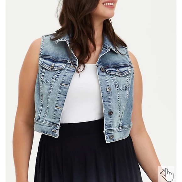 Torrid Distressed Denim Vest Light Wash Size 3 - Picture 2 of 8